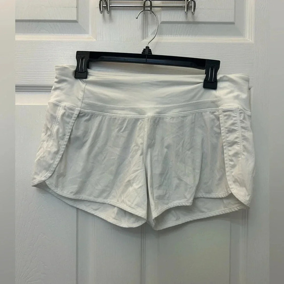 Lululemon run times short 2 way stretch sz 8 - Picture 1 of 4